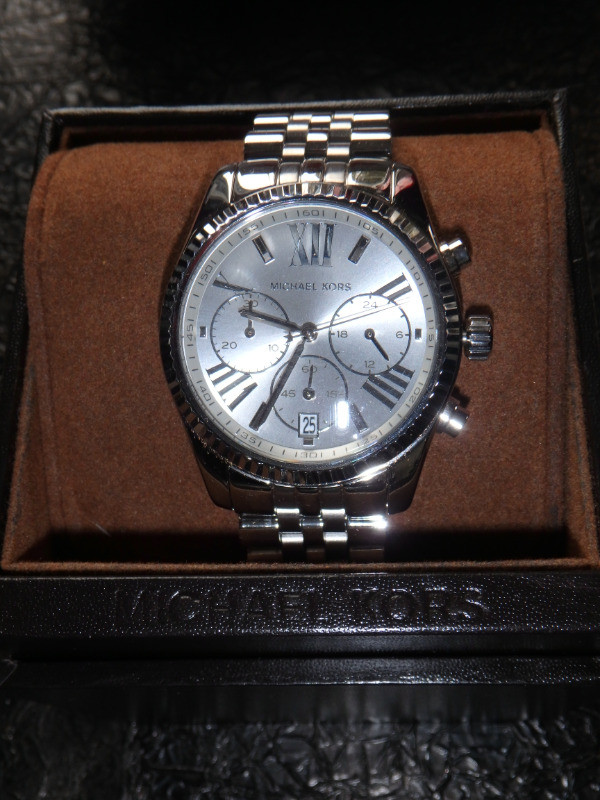 Ladies Michael Kors Watch in Jewellery & Watches in Annapolis Valley