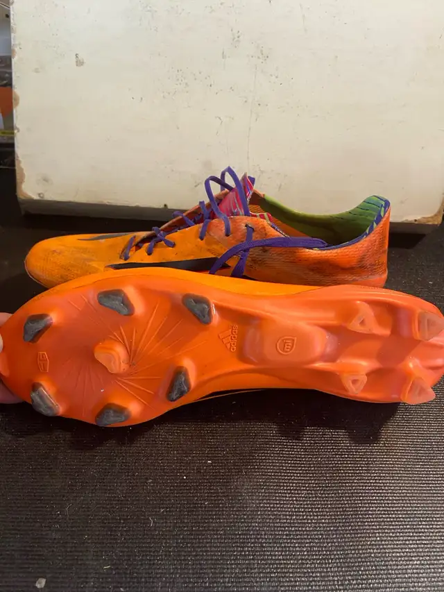 Adidas soccer cleats in Soccer in Markham / York Region - Image 3