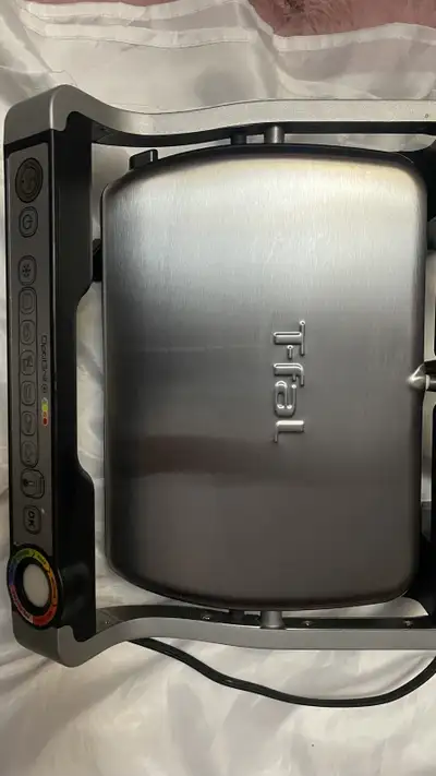 Get ready to grill indoors with this T-Fal Optigrill Plus, designed to bring the BBQ experience righ...