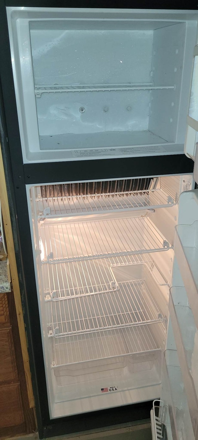 Modern propane fridge Refrigerators Thunder Bay Kijiji