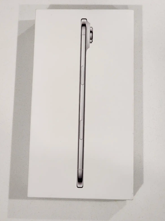 iPhone Air 256GB Brand New in Box Sealed Unlocked with Warranty in Cell Phones in City of Toronto - Image 2