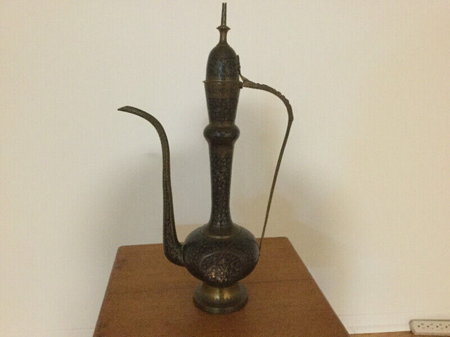 Vase en cuivre de l'Inde dans Art et objets de collection  à Longueuil/Rive Sud - Image 2