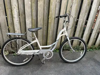 Fuji Saratoga 2.0 Bike, View more
