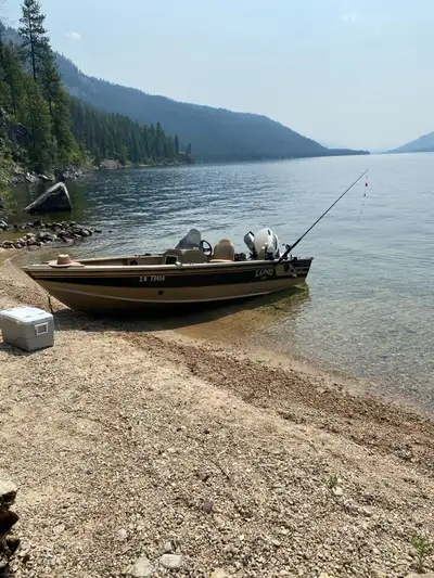 Lund Mr. Pike 16.5 ft It’s a very Solid build and good performing boat. Its powerd by a Johnson 90hp...