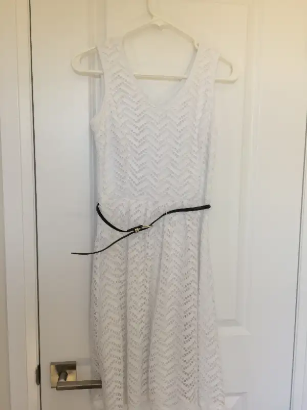 White Dress with Black Belt in Women's - Dresses & Skirts in Kitchener / Waterloo - Image 2