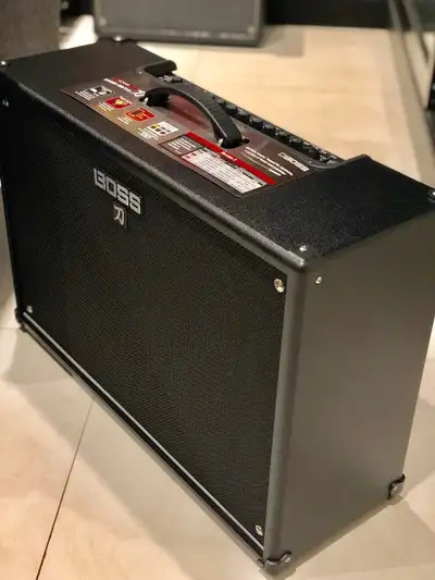 Boss Katana 100 212 w/ Airstep Bluetooth switch & Dust cover. This amp has 20 hours on it, essential...