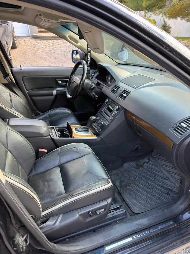 Volvo XC90 V8585100209937469443