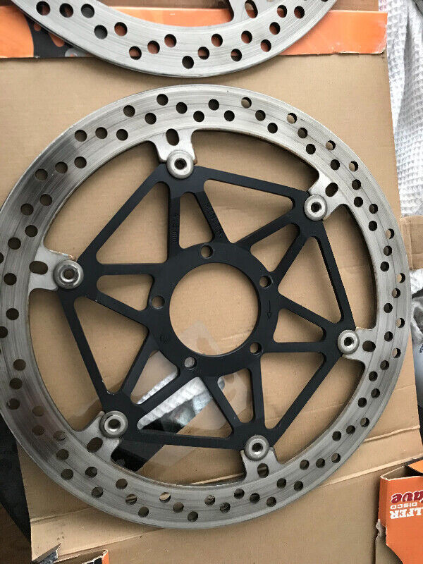 Ducati OEM Panigale R V4S 330mm Brembo front braking rotors set in Motorcycle Parts & Accessories in City of Toronto - Image 3