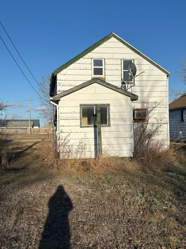 carpenter special 3bdrm 2 bath in Houses for Sale in Regina - Image 4