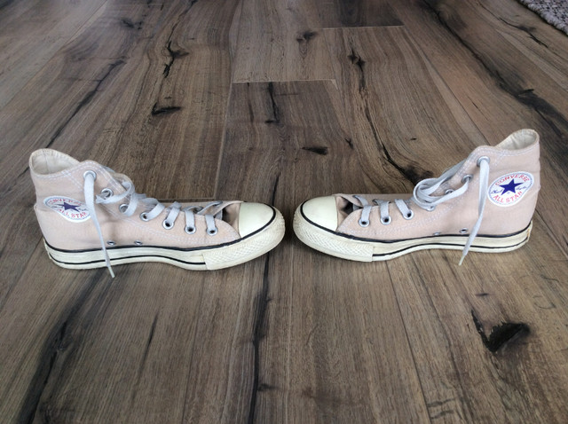 Converse Chuck Taylor All Stars High Top 5/7 Used OFF WHITE in Women's - Shoes in City of Toronto - Image 3