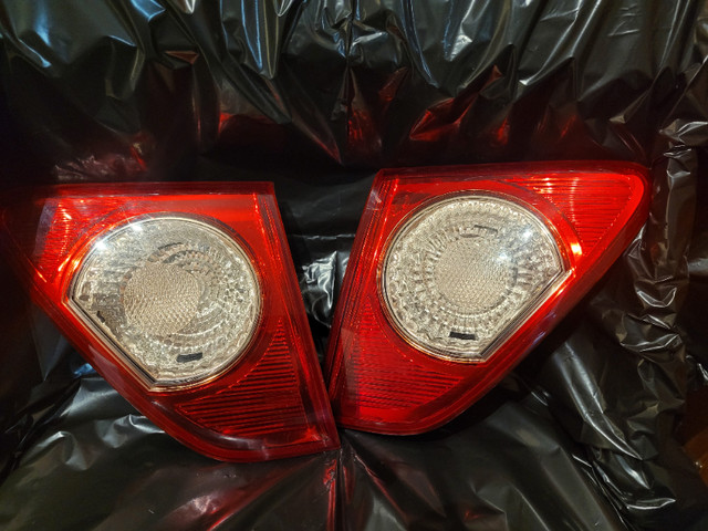 Toyota corolla Tail Light R and L Feu Arrière in Auto Body Parts in Laval / North Shore