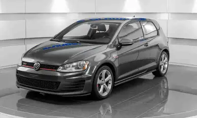 À qui la chance! Volkswagen Golf GTI 2015 manuelle, 172 000 km. Voiture en bon état, sauf le pare-ch...