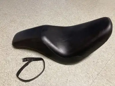 If ad is up, it’s still available. Cleaning out the garage, have the original seat from a 2007 HD FX...