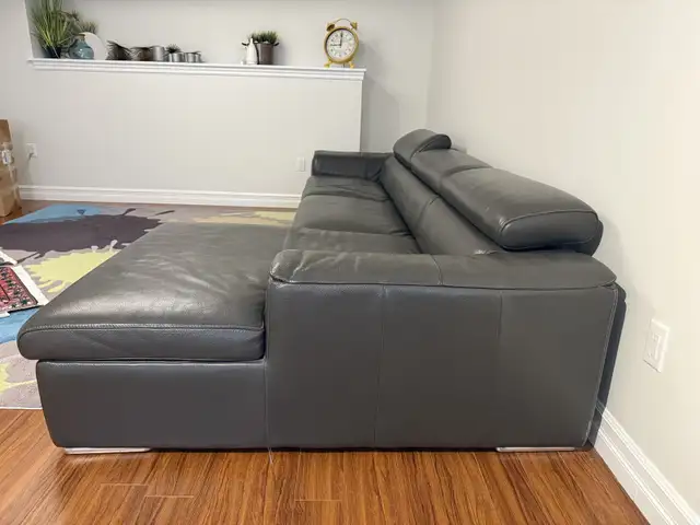 Italian leather sectional sofa  in Couches & Futons in City of Halifax - Image 4