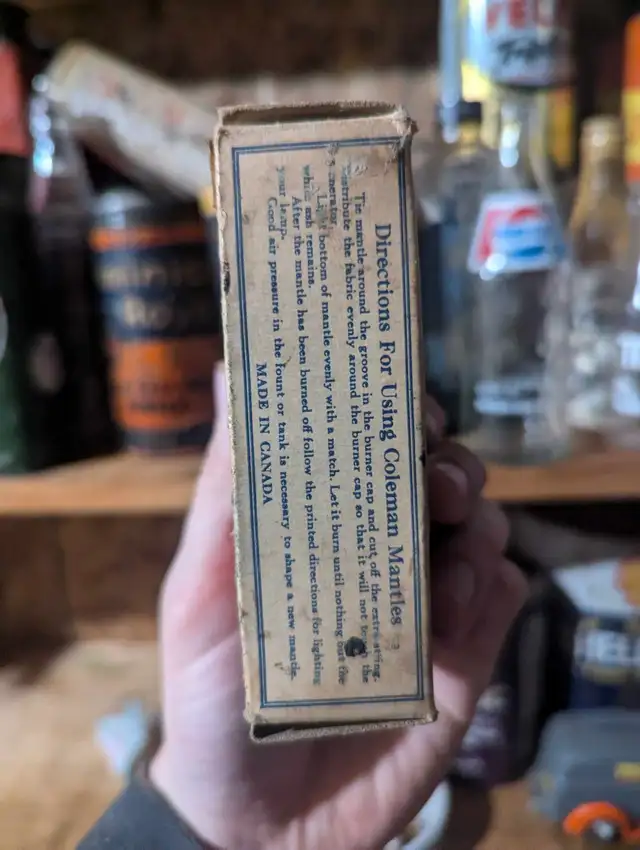 VINTAGE 1950's COLEMAN LANTERN #21 HI-POWER MANTLE BOX in Arts & Collectibles in Summerside - Image 7