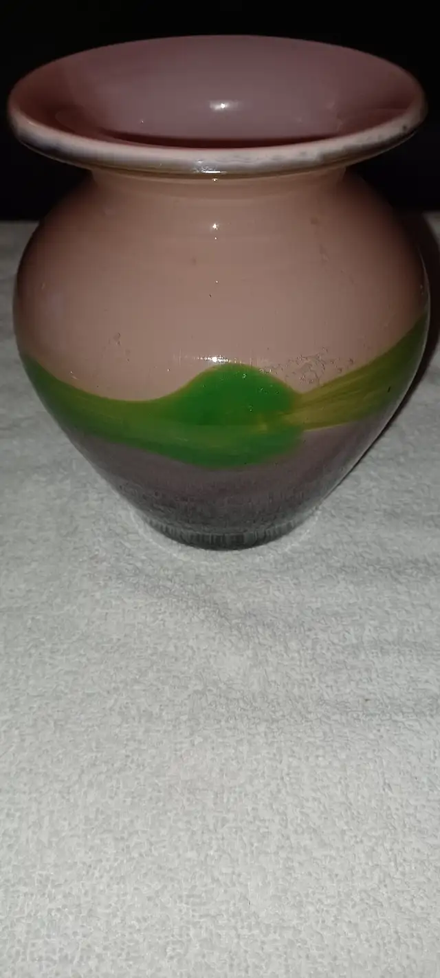 Hand Blown Art Glass Vase Pink Green Purple 6" Tall in Arts & Collectibles in Calgary - Image 5