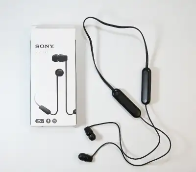 Comes as pictured. Used, working condition headsets. Requires USB-C Cable for charging, any USB-C ca...