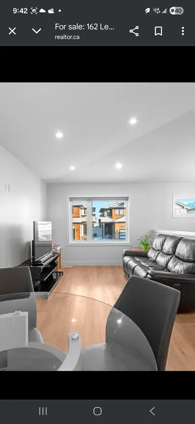 4 bedroom and 3 bathroom, outside car parking house for rent in Rosewood close to all amenities, sch...