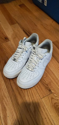 White air force 1s (with crease protectors)