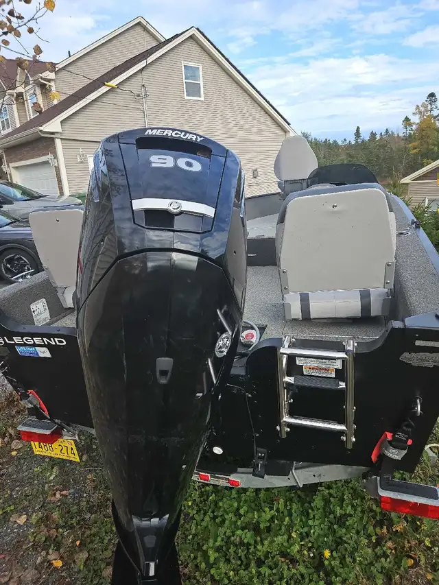 2016 Legend XTR 16SC in Powerboats & Motorboats in Bedford - Image 4