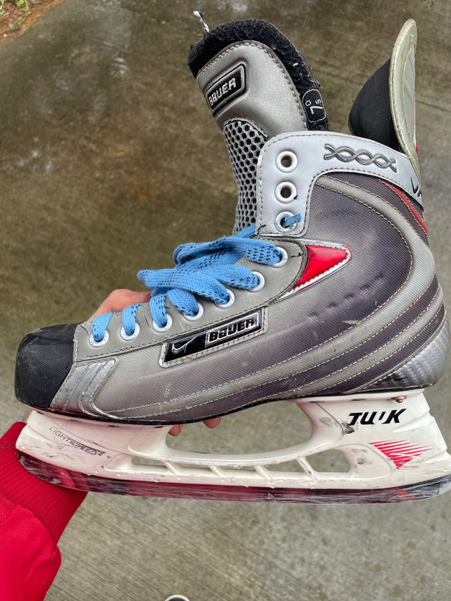 Men’s Bauer Vapor XXXX Hockey Skates Size 7.5D in Hockey in St. Catharines