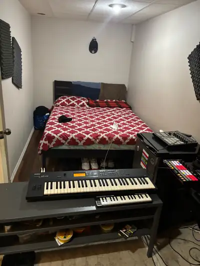 Room for Rent - Furnished Available from March 1st Near Meadowvale Town Centre Mississauga Furnished...