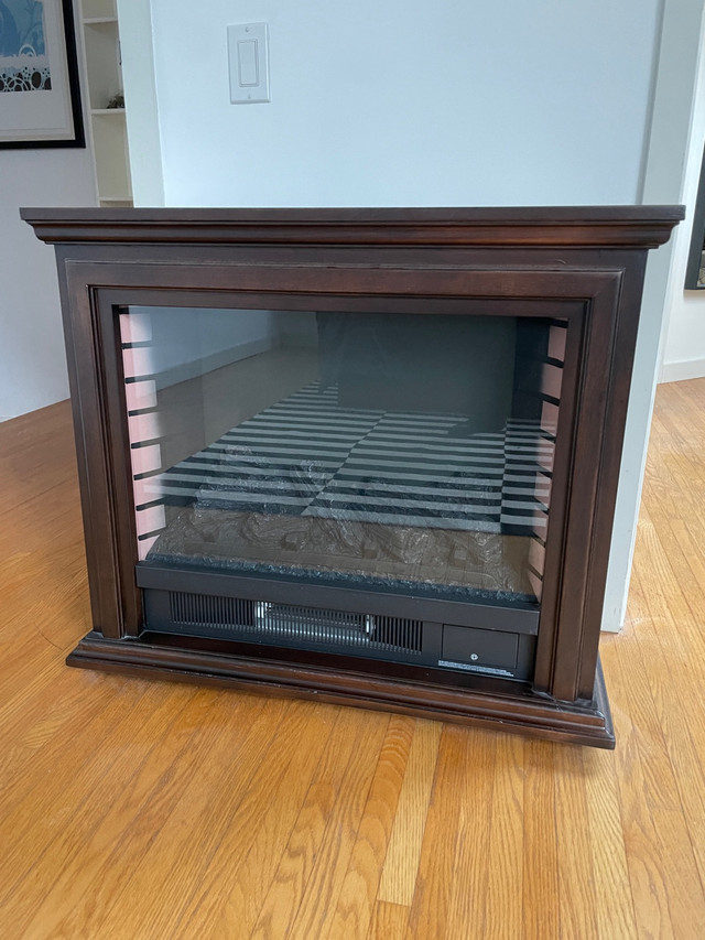 Electric fireplace in like new condition in Fireplace & Firewood in Hamilton - Image 3