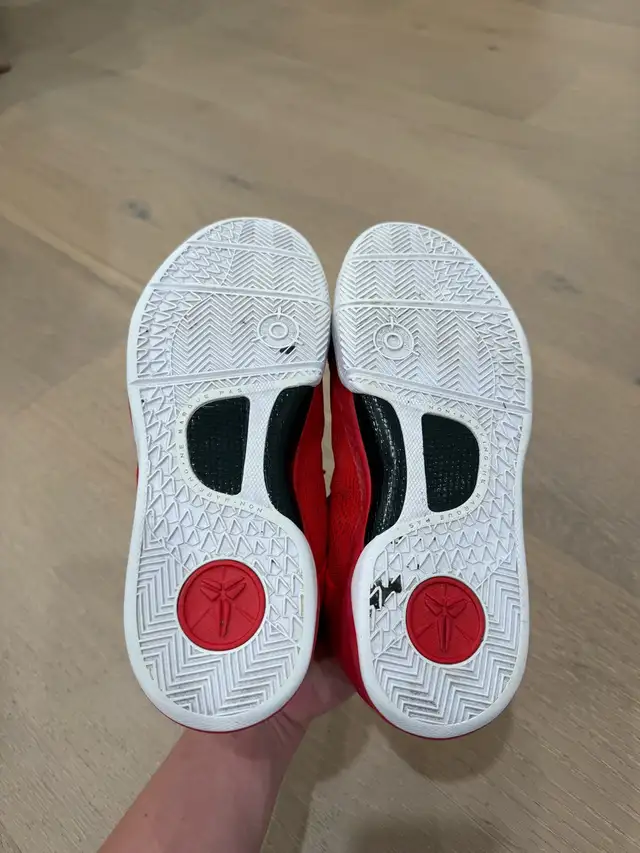 Nike Kobe 8 GS in Men's Shoes in City of Toronto - Image 6