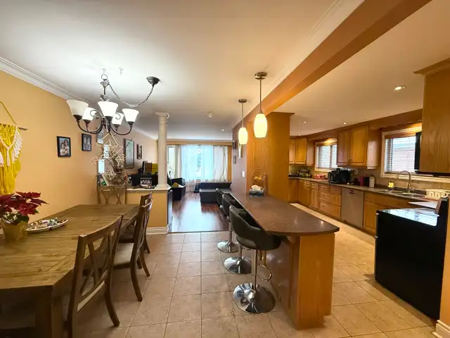 3 Bedroom Home for Rent with Huge Yard & Garage - Utility Incl.