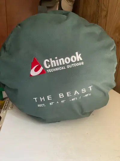 Brand new sleeping bag “The Beast” by Chinook Never used $325 firm Pick up Timmins
