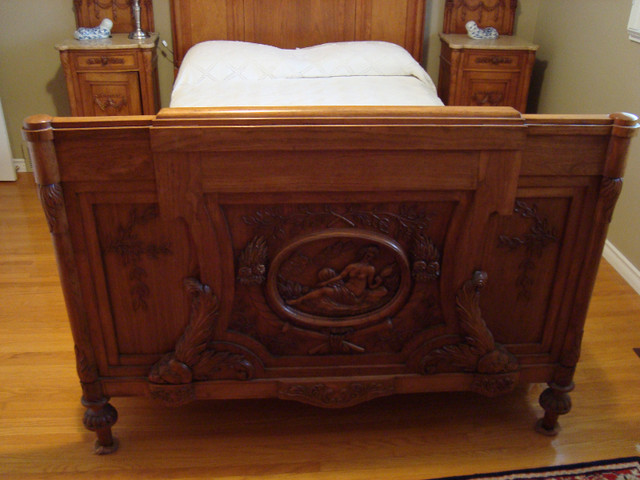 Antique Bedroom Set 5 pieces in Arts & Collectibles in Hamilton