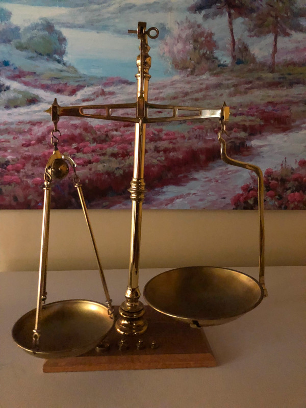 Victorian Large Brass Balance Scale on Wooden Base with Weights in Arts & Collectibles in Ottawa