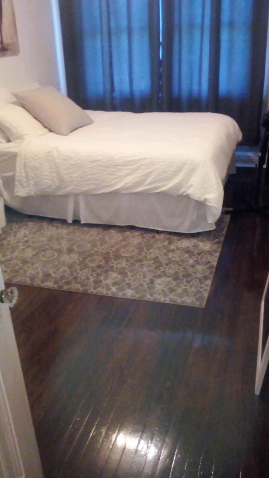 Jackson Park. Large 1 Bedroom Apartment. $1,200 incl. heat/water 4