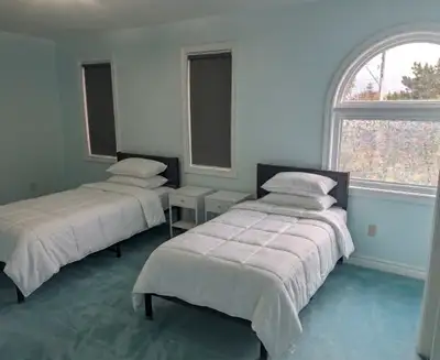 Girls only, shared accommodation house. All utilities , WIFI and laundry included. Main intersection...