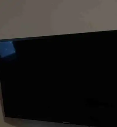 32 inch Smart Tv Hisense/Roku 1080p  with Remote, View more