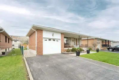 AVAILABLE IMMEDIATELY AND FROM NEXT FEW MONTHS. The properties are in L4T 2Y3 (Dellaport Drive) and...