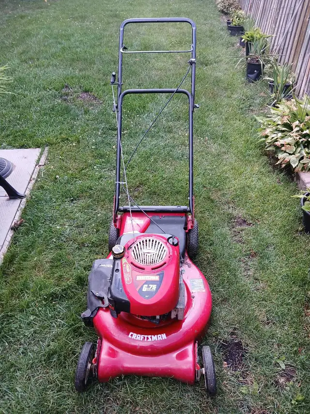 Craftsman 6.75 HP Lawnmower. in Lawnmowers & Leaf Blowers in City of Toronto - Image 3