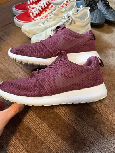 Nike Roshe size 9.5, View more