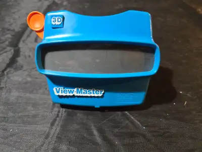 Vintage Blue Viewmaster 3D View Finder with orange lever. In excellent condition, just the viewer -...