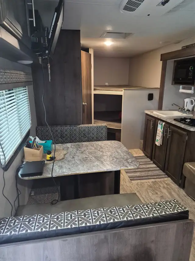 2019 KZ Escape Trailer in Travel Trailers & Campers in Grand Bend - Image 7