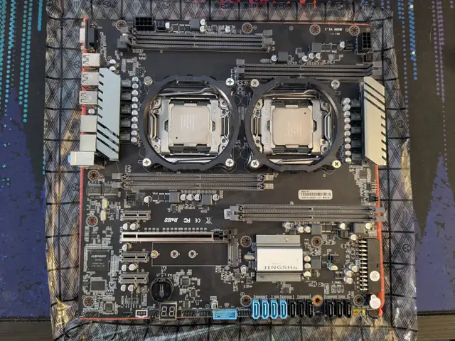 Dual CPU motherboard + XEON e5-2680 v4 X2 in Servers in Saint-Hyacinthe - Image 4