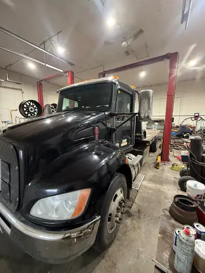 2011 Kenworth t270 21ft roll back Jerdann with stinger truck has 600,000 km 12,000 engine hours bin...