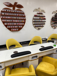 Nail tech  wanted for busy downtown nail salon 
