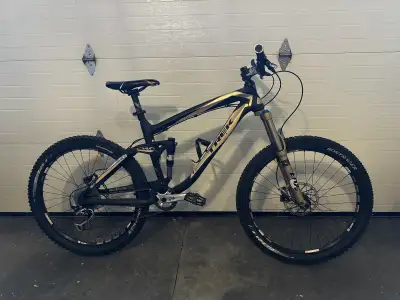 Trek Remedy 9 Mountain Bike, View more