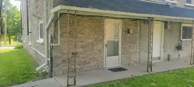 One Bedroom 1 block from Hospital