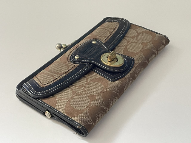 Coach Wallet in Jewellery & Watches in City of Toronto - Image 2