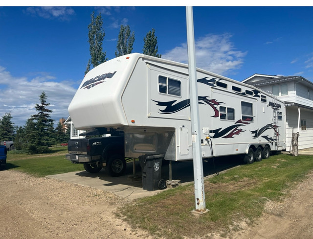 2007 jayco recon toy hauler40’ in Other in Grande Prairie - Image 2