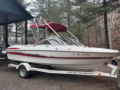 Moteur Mercruiser 4.3 L, 190 CV Tour de Wakeboard d’origine Toile de transport 2023, toit bimini, to...