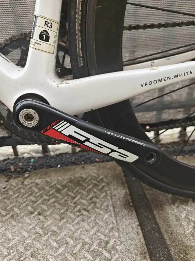 Cervelo R3 Carbon Bike, Carbon Wheels and Power Meter in Road in City of Toronto - Image 4