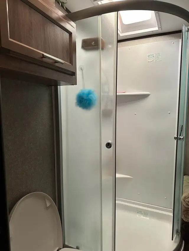 2018 Jayco Whitehawk 31BH in Travel Trailers & Campers in Grand Bend - Image 10